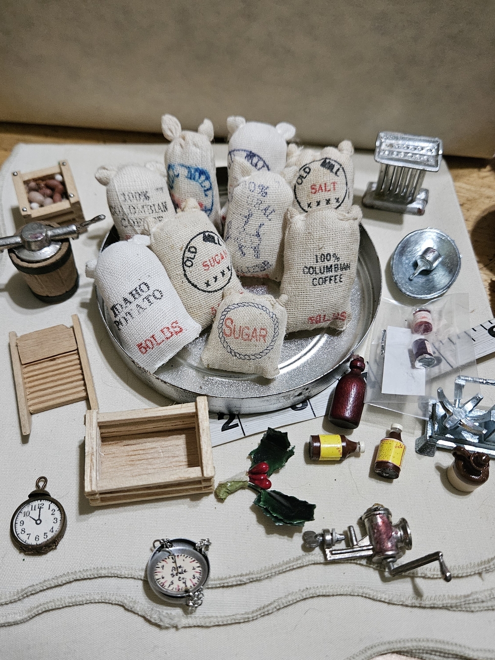 vintage-style 1:12 scale dollhouse miniatures tiny fabric sacks, Scales, Etc